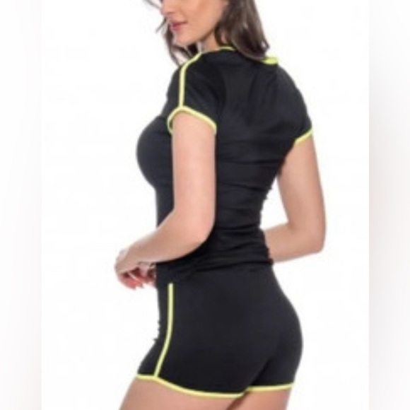 Artezi Shorts Romper - Picture 1 of 6